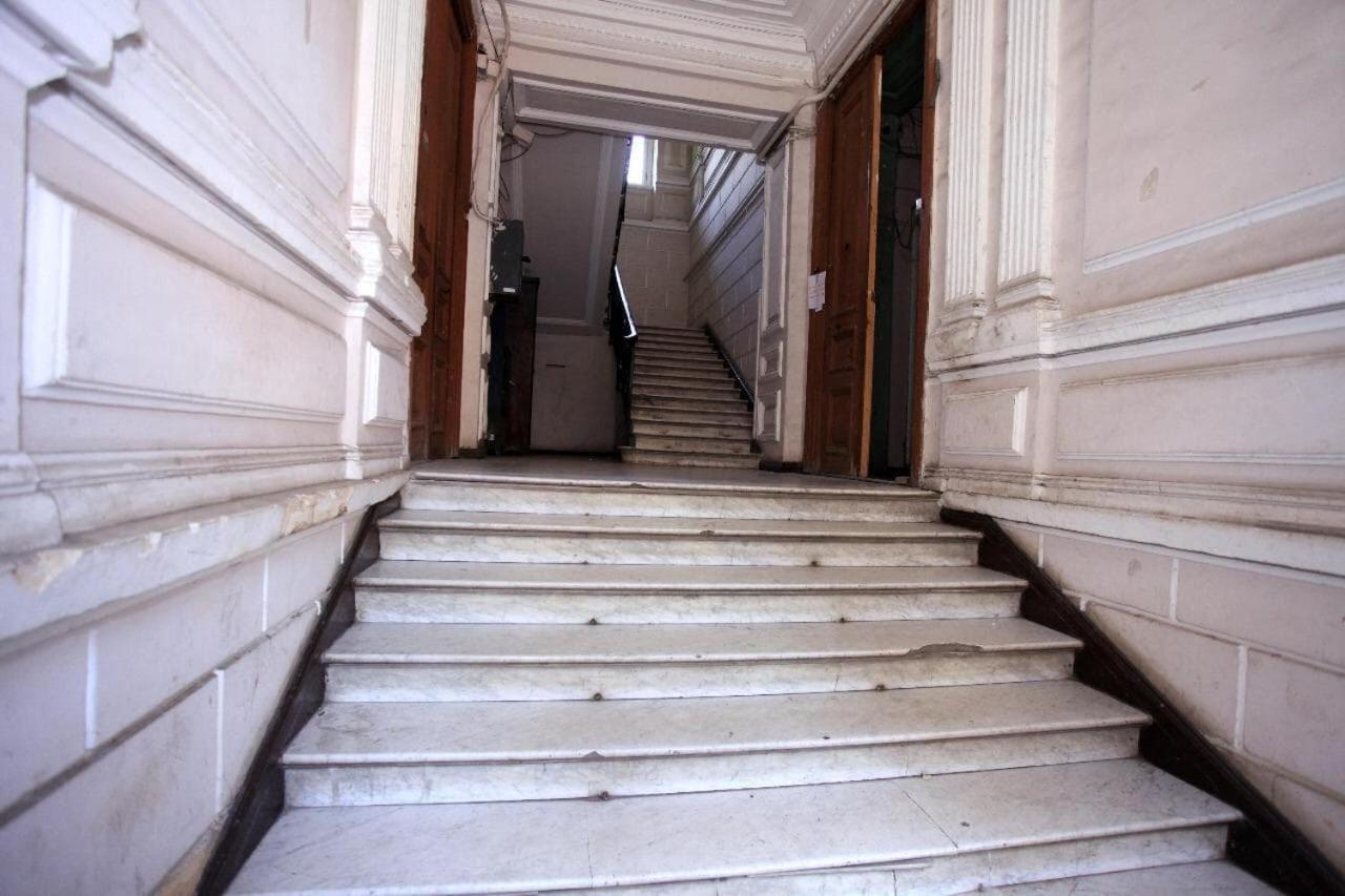 Dali'S Royal Apartment Тбилиси Экстерьер фото