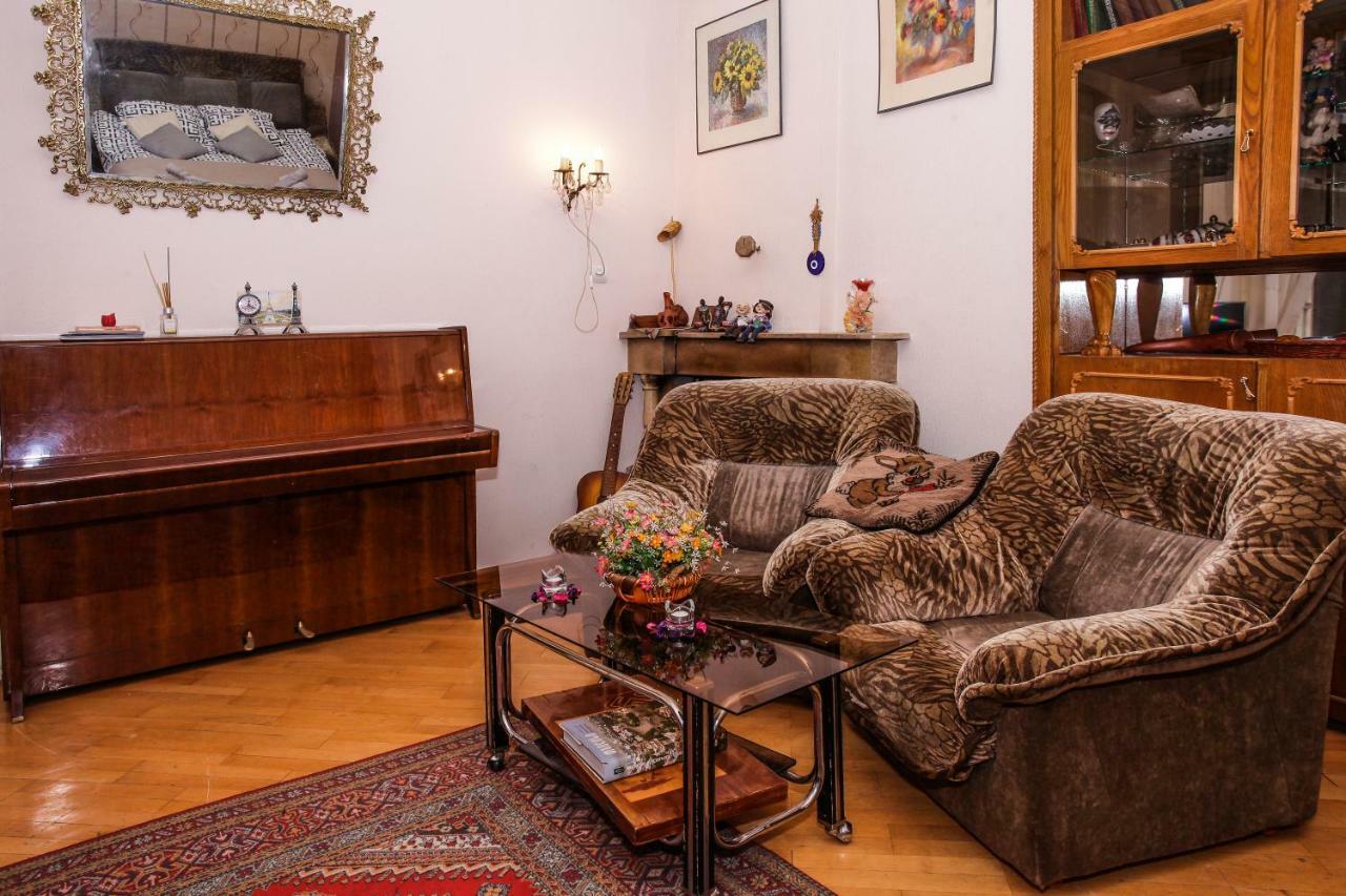 Dali'S Royal Apartment Тбилиси Экстерьер фото