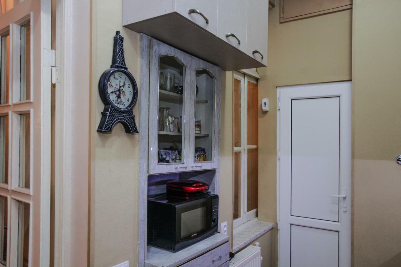 Dali'S Royal Apartment Тбилиси Экстерьер фото